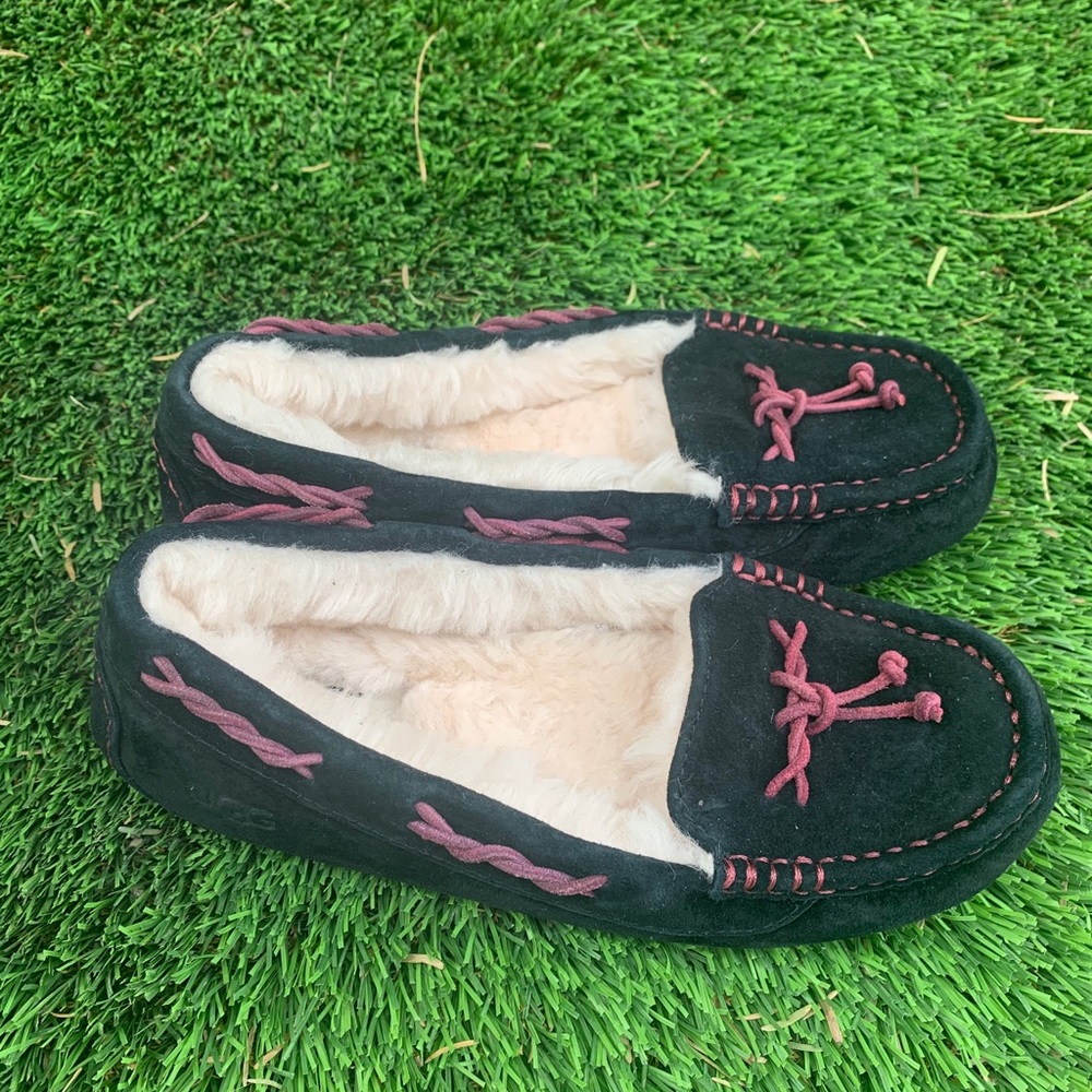 Women’s UGG Brett Wool Lined slippers sz 6